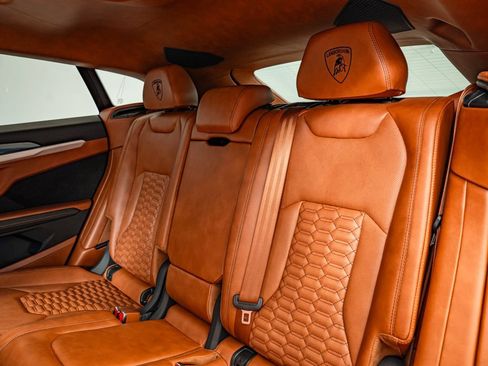Used 2022 Lamborghini Urus AWD/4WD image 52