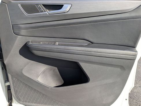 Used 2024 Volkswagen Atlas Cross Sport SE image 35