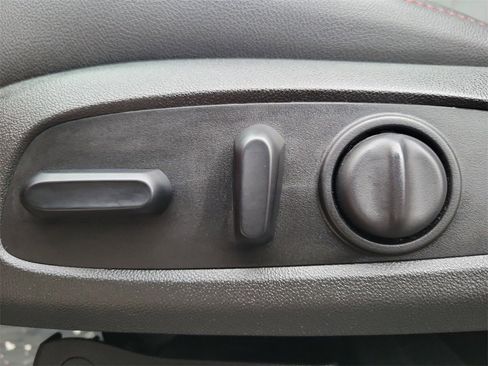 Used 2019 Chevrolet Blazer RS image 20