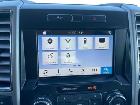 Used 2017 Ford F250 Lariat w/ Snow Plow Prep Package AWD/4WD image 19