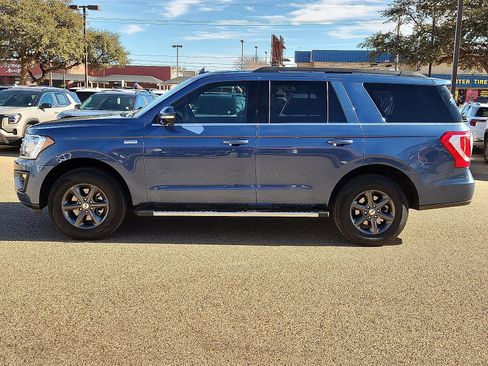 Used 2020 Ford Expedition XLT w/ Equipment Group 202A image 2