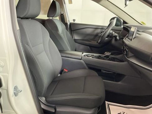 Used 2024 Nissan Rogue S AWD/4WD image 5