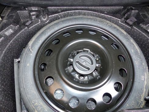 Used 2017 Chevrolet Equinox LT w/ Midnight Edition image 25