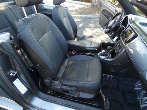 Used 2018 Volkswagen Beetle 2.0T S image 27