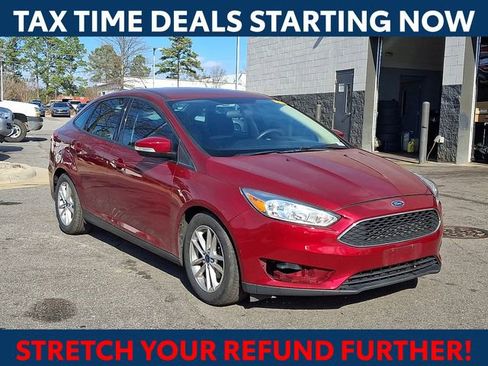 Used 2017 Ford Focus SE image 1