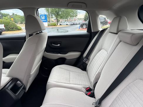 Certified 2025 Honda HR-V LX image 19