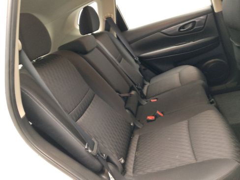 Used 2019 Nissan Rogue S AWD/4WD image 19