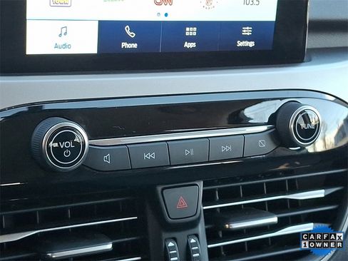 Used 2022 Ford Escape SE image 19