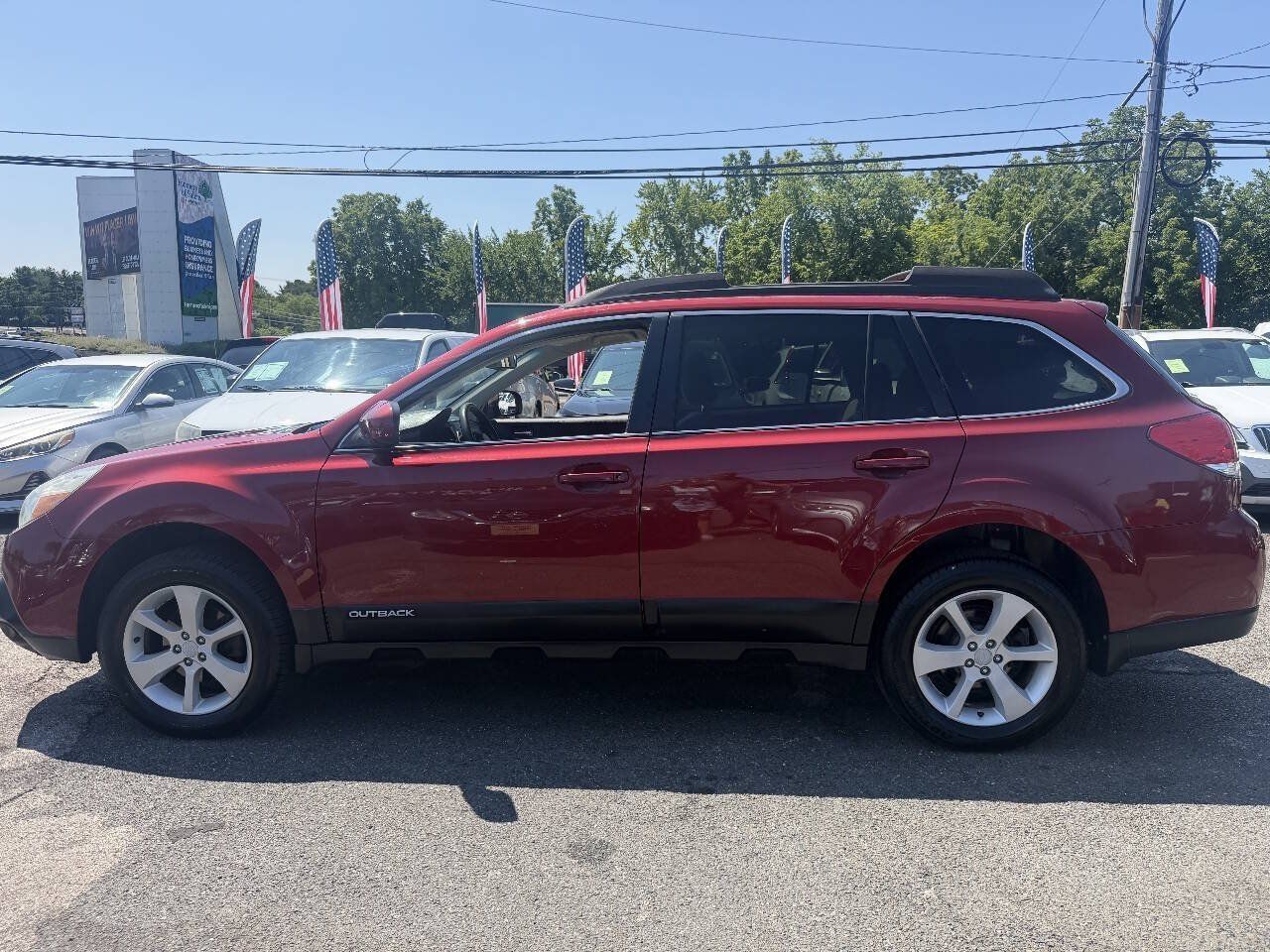 Used 2014 Subaru Outback 2.5i Premium AWD/4WD image 1
