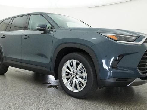 New 2026 Toyota Grand Highlander Platinum AWD/4WD image 29