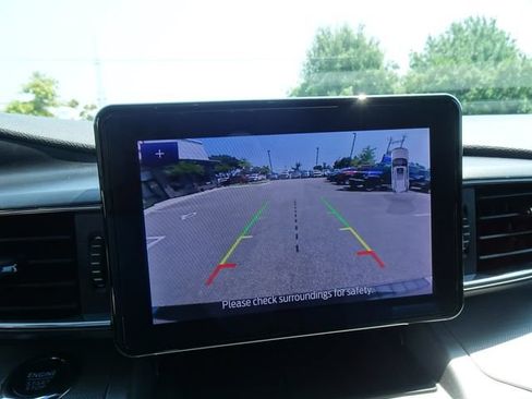 Used 2022 Ford Explorer XLT w/ Equipment Group 202A RWD image 24