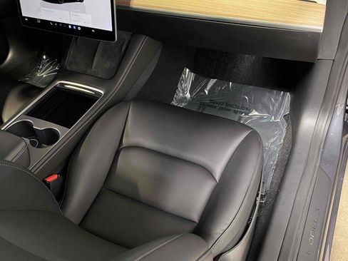 Used 2023 Tesla Model 3 Performance image 34