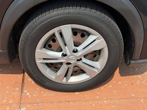 Used 2021 Nissan Kicks S FWD image 8