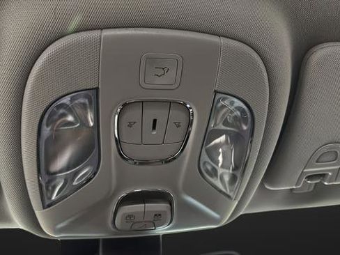 Used 2022 Jeep Compass Latitude w/ Sun and Sound Group AWD/4WD image 31