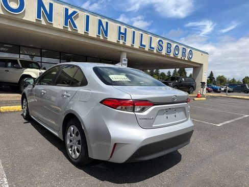 Used 2024 Toyota Corolla LE FWD image 7