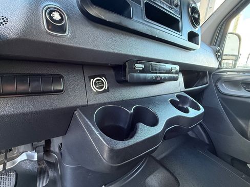 Used 2019 Mercedes-Benz Sprinter 170 image 21