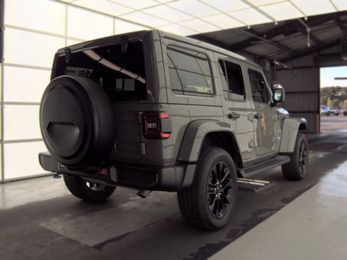 Used 2022 Jeep Wrangler Unlimited Sahara w/ Cold Weather Group AWD/4WD image 2