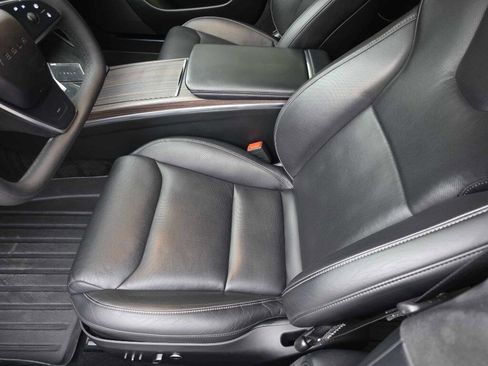 Used 2021 Tesla Model S Plaid image 10