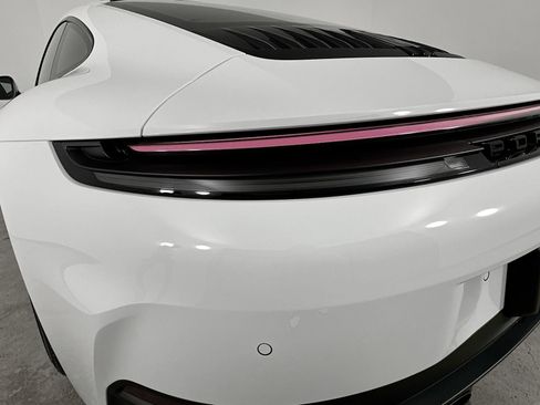 Used 2025 Porsche 911 Carrera T RWD image 11