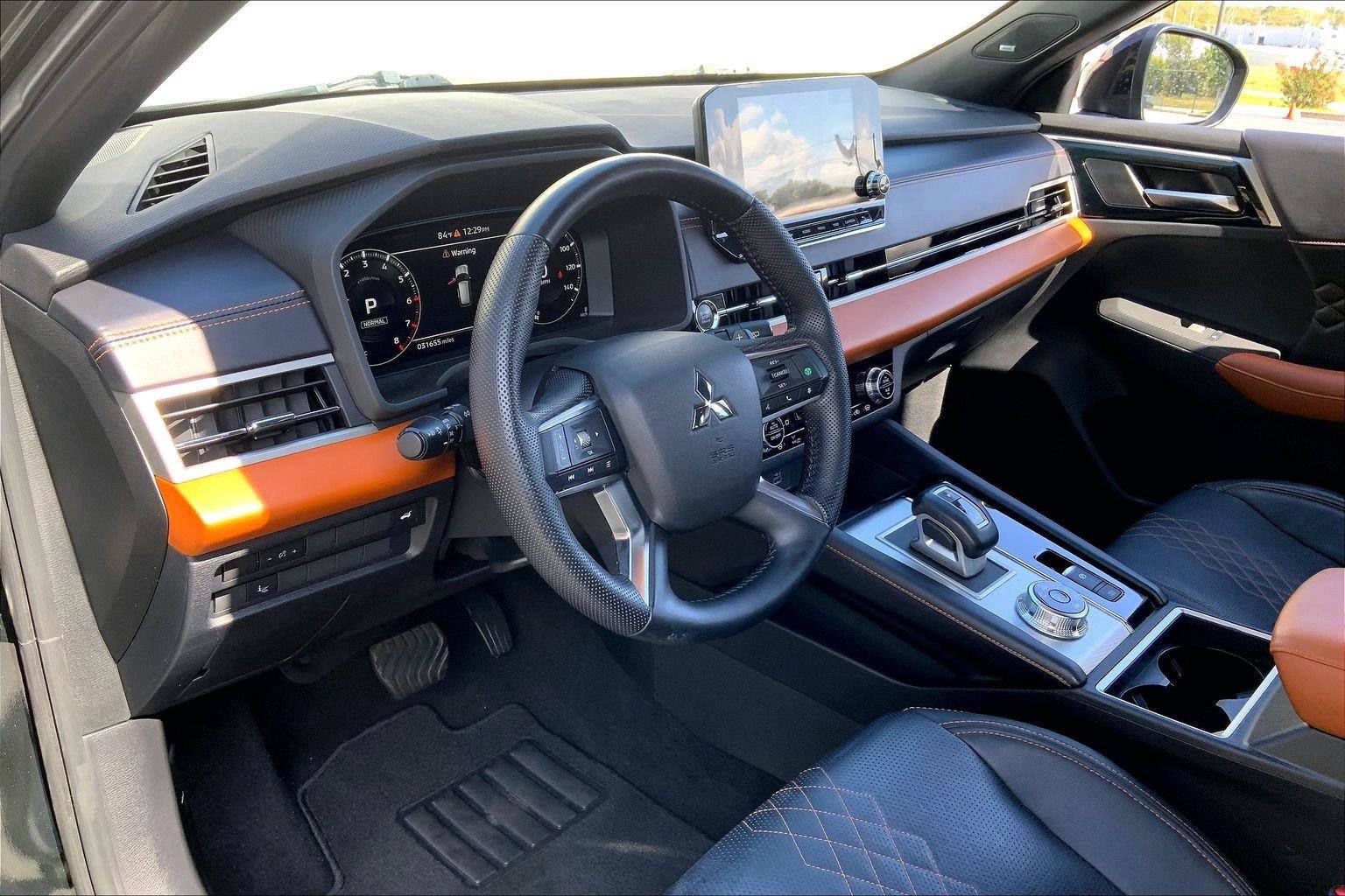Used 2023 Mitsubishi Outlander SEL 40th Anniversary AWD/4WD image 12