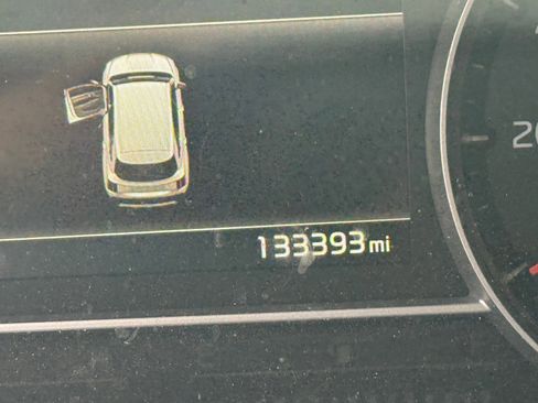 Used 2022 Kia Sorento LX image 7