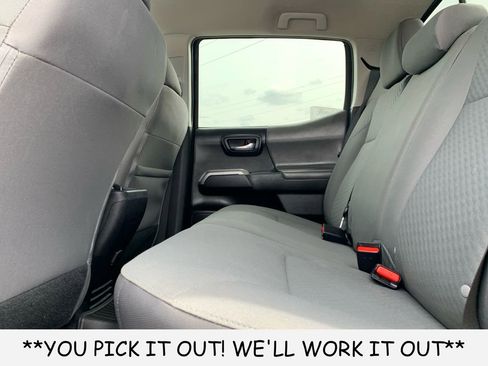 Used 2022 Toyota Tacoma SR5 RWD image 23