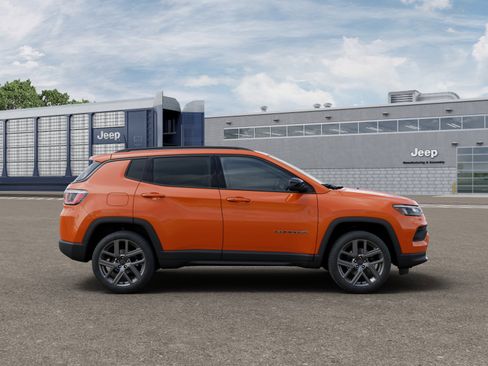 New 2026 Jeep Compass Latitude AWD/4WD image 33