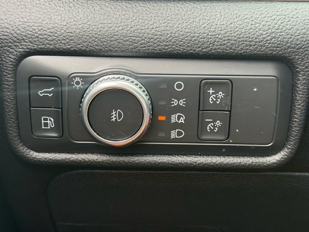 Used 2021 Ford Explorer Limited w/ Hybrid Equipment Group 310A RWD image 34