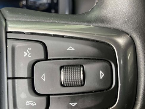 Used 2024 Chevrolet Suburban Premier image 22