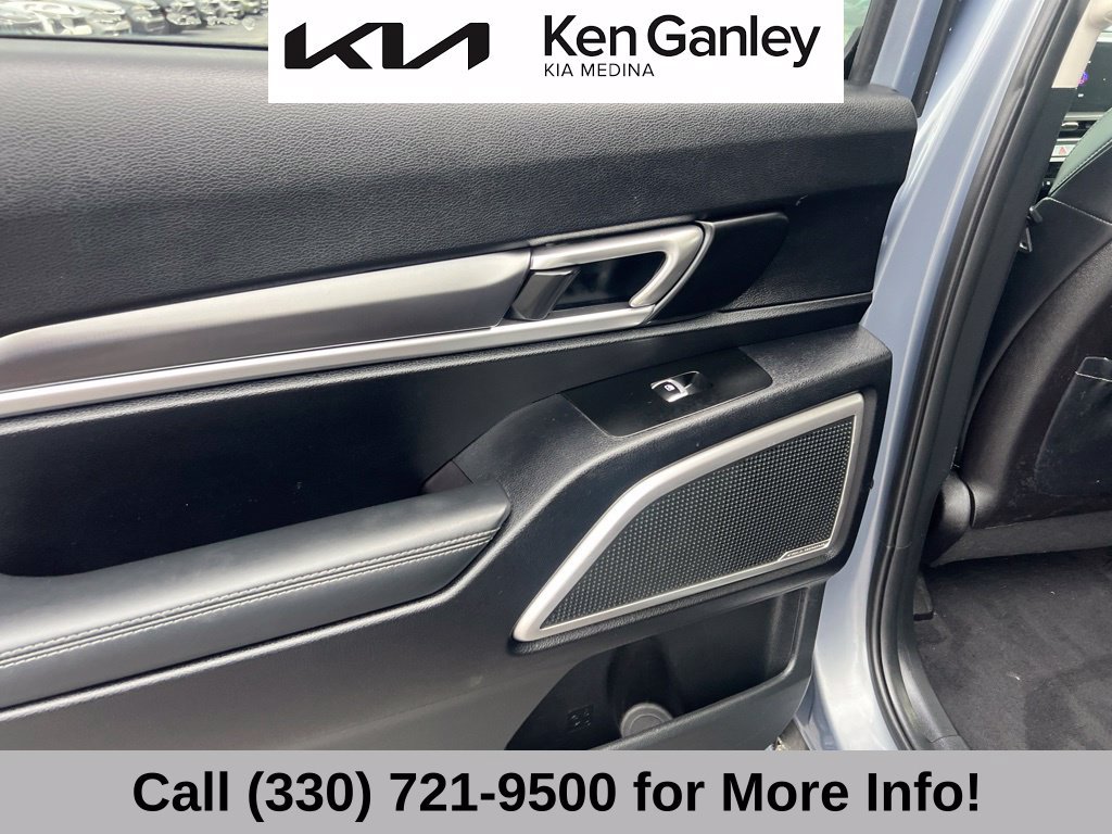 Used 2024 Kia Telluride LX FWD image 47
