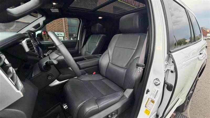 Used 2024 Toyota Sequoia Platinum AWD/4WD image 27