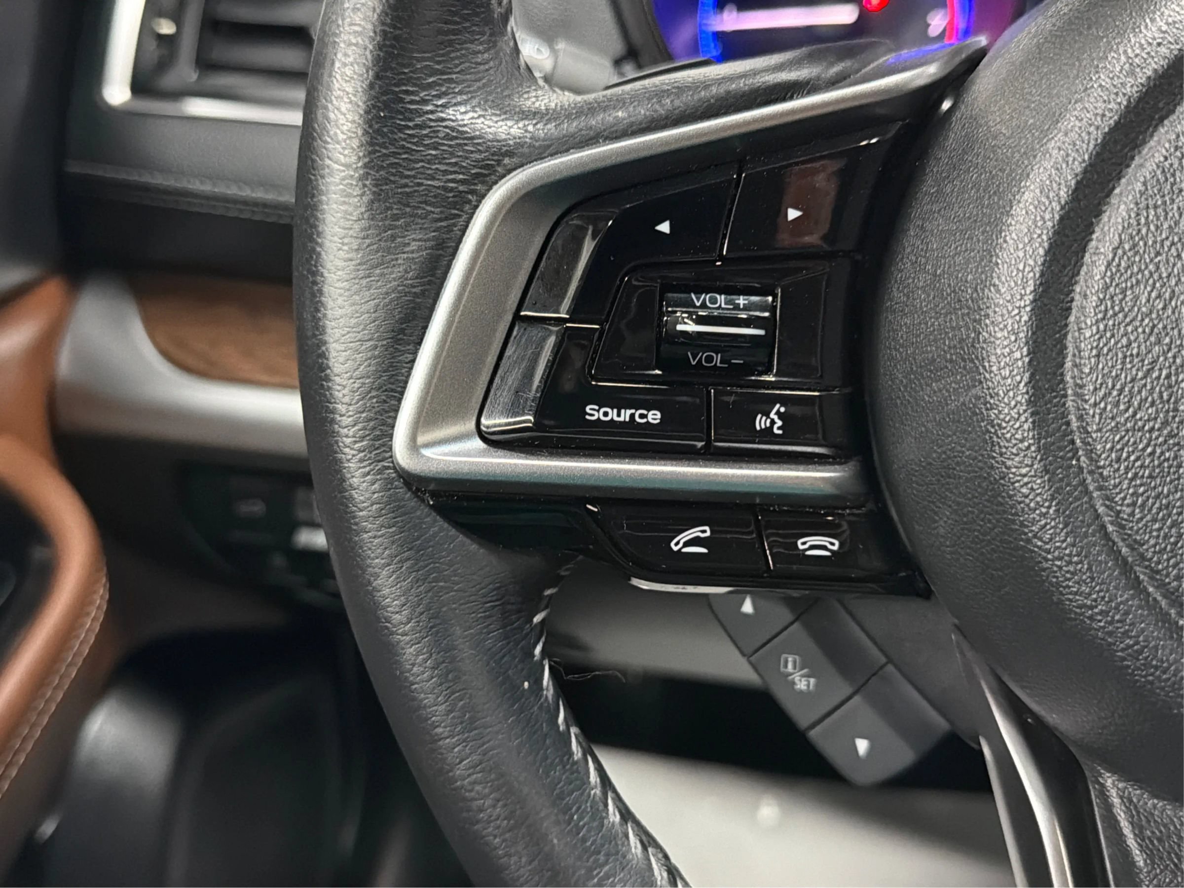 Used 2018 Subaru Outback 2.5i Touring AWD/4WD image 23