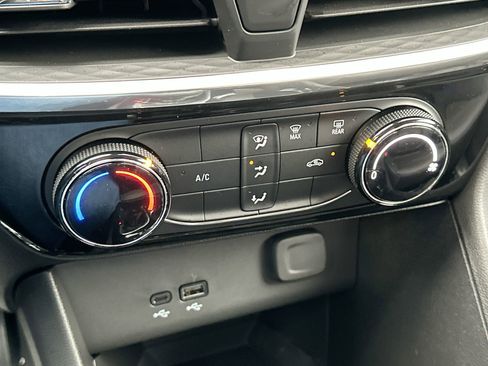 Used 2026 Buick Encore GX Sport Touring image 18