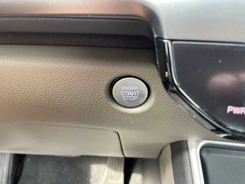 New 2027 Kia Carnival FWD image 24