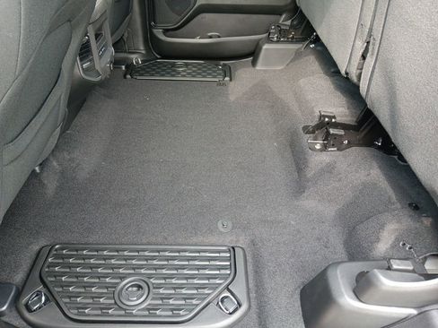 New 2026 RAM 1500 4x4 Crew Cab image 15