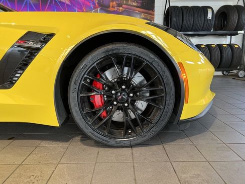 Used 2016 Chevrolet Corvette Z06 w/ 3LZ Preferred Equipment Group image 11
