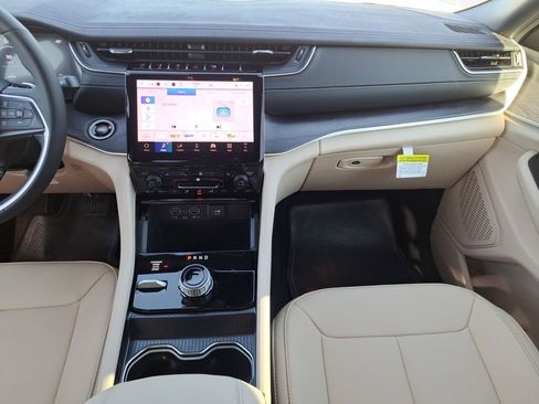 New 2025 Jeep Grand Cherokee Limited image 3