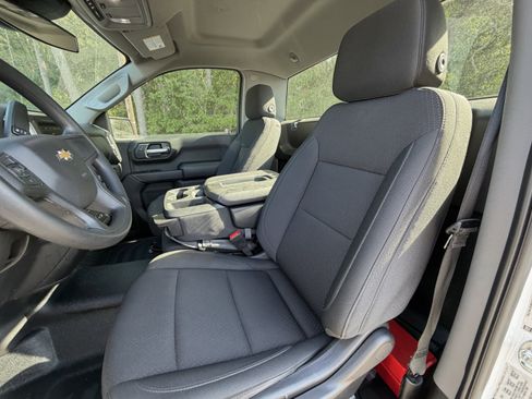 Used 2025 Chevrolet Silverado 1500 W/T image 6