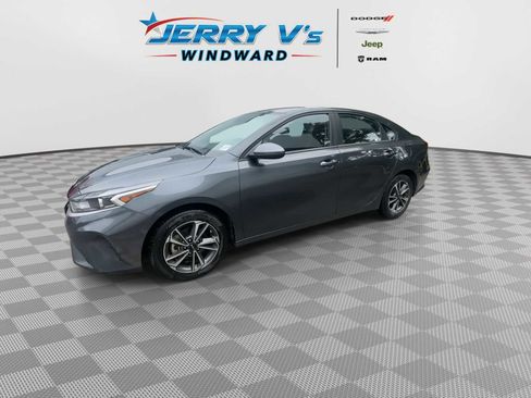 Used 2023 Kia Forte LXS image 4