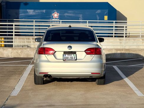 Used 2012 Volkswagen Jetta TDI FWD image 6