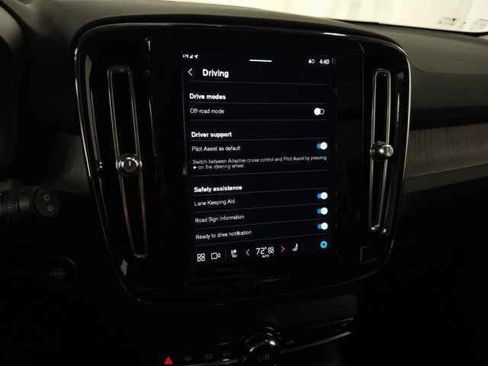 Certified 2023 Volvo XC40 B5 Ultimate w/ Protection Package Premier image 26