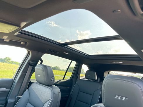 New 2026 Buick Enclave Sport Touring w/ Power Package FWD image 23