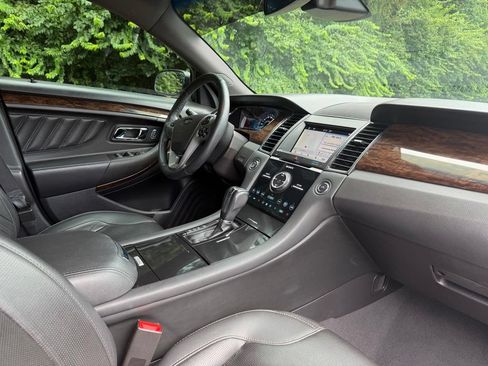 Used 2019 Ford Taurus Limited FWD image 8