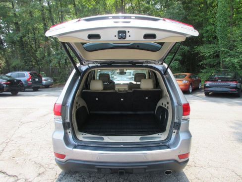 Used 2019 Jeep Grand Cherokee Limited w/ Trailer Tow Group IV AWD/4WD image 7
