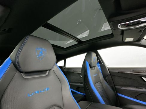 Used 2024 Lamborghini Urus Performante AWD/4WD image 21