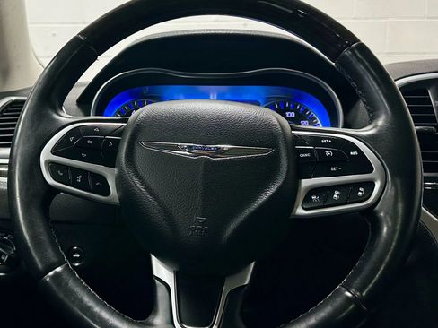 Used 2018 Chrysler 300 Limited w/ Safetytec Plus Group image 17