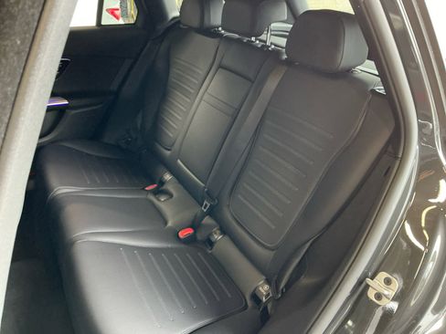 Used 2025 Mercedes-Benz GLC 350e 4MATIC image 19