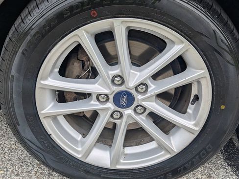 Used 2017 Ford Focus SE w/ Cold Weather Package FWD image 37