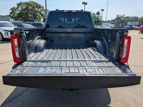 New 2025 Ford F250 XLT w/ FX4 Off-Road Package image 13