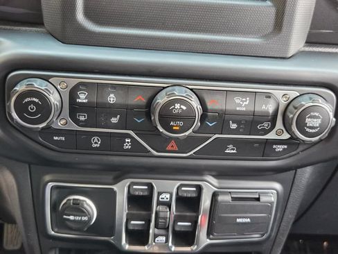Used 2022 Jeep Wrangler Unlimited Sport AWD/4WD image 19